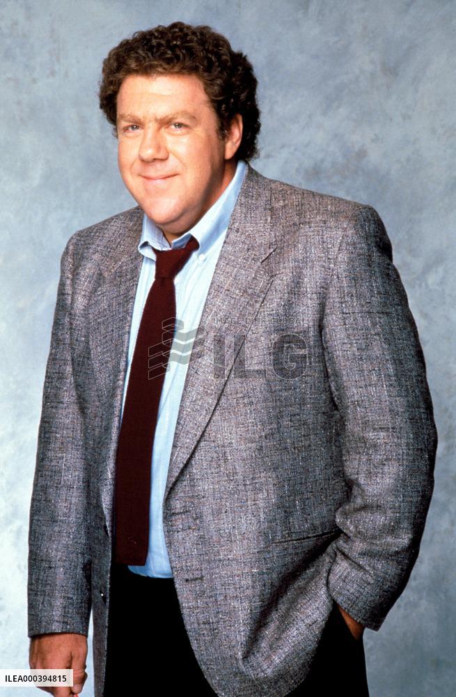 Cheers (1982)