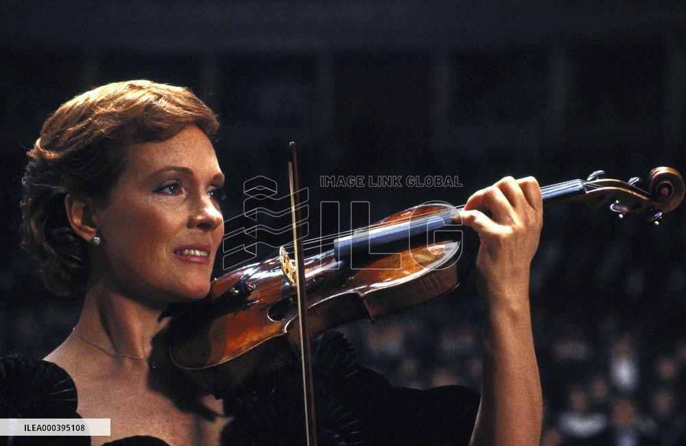 Duet For One (1986)
