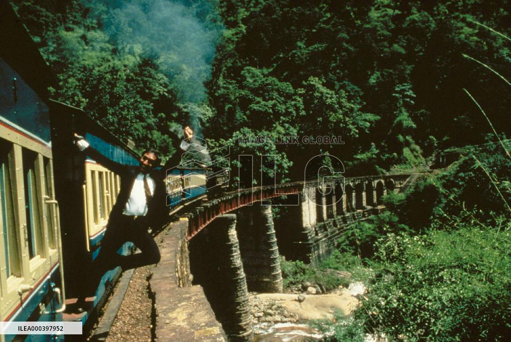 A Passage To India (1984)