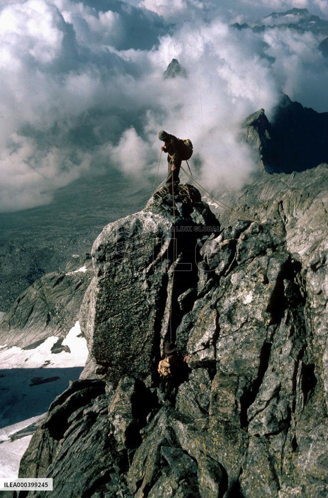 Five Days One Summer (1982)