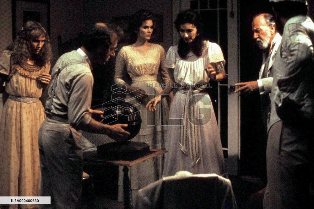 A Midsummer Night'S Sex Comedy (1982)