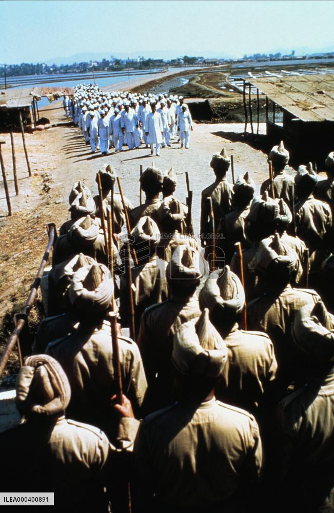 Gandhi (1982)