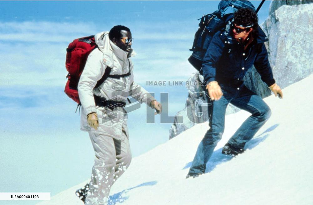 Shoot To Kill; Deadly Pursuit (1988)