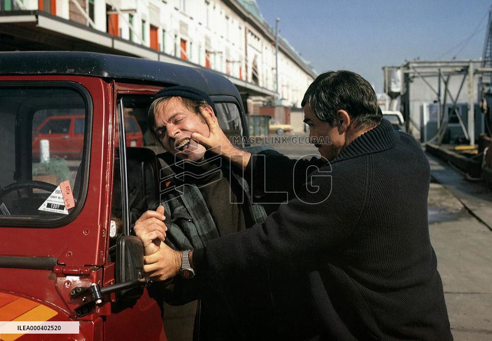 Physical Evidence (1989)