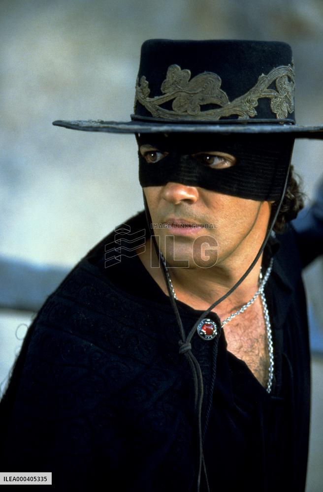 The Mask Of Zorro (1998)