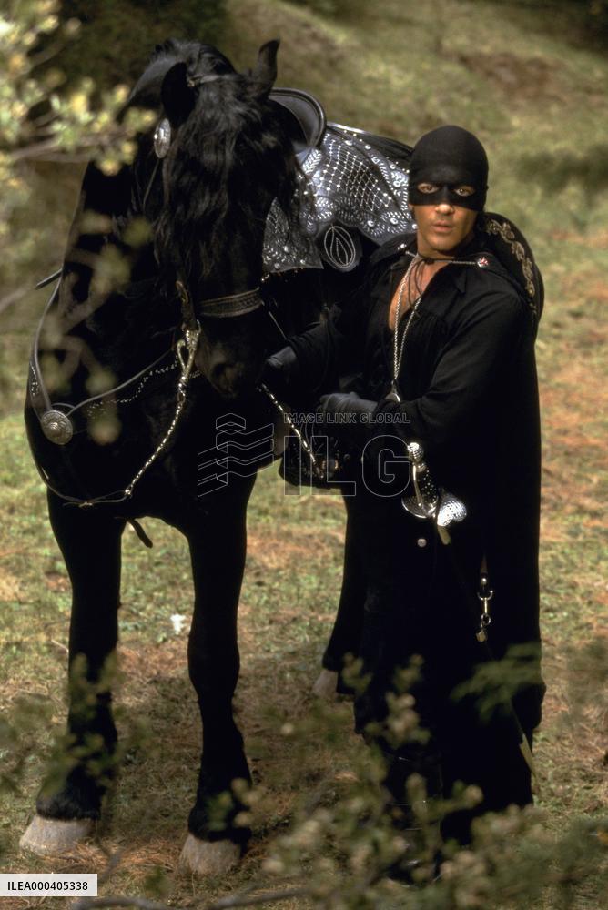 The Mask Of Zorro (1998)