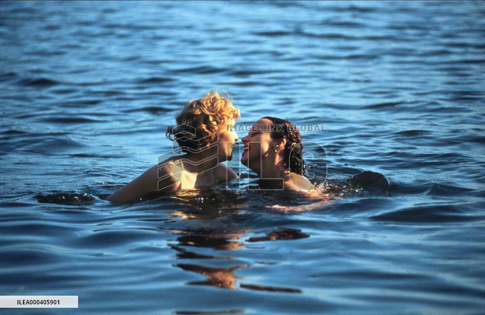 Aimee & Jaguar (1999)