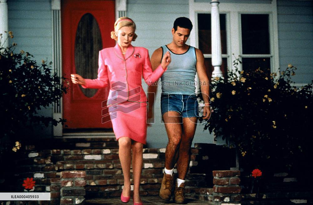 But I'M A Cheerleader (1999)