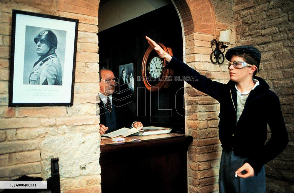 Tea With Mussolini (1999)