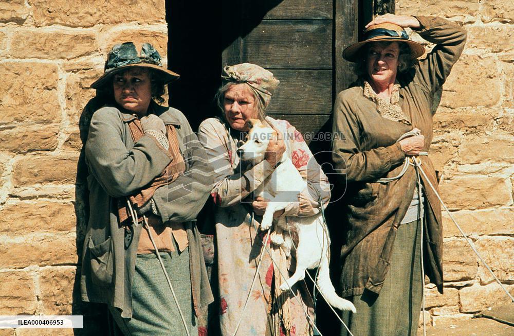 Tea With Mussolini (1999)