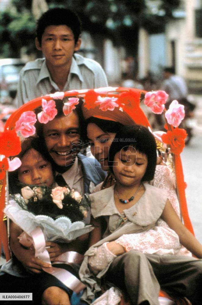 Three Seasons (1999)