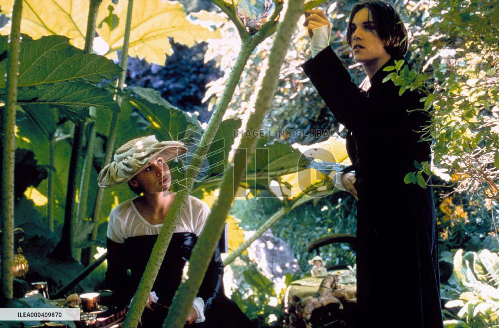 The Governess (1998)