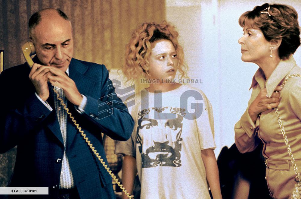 Slums Of Beverly Hills (1998)