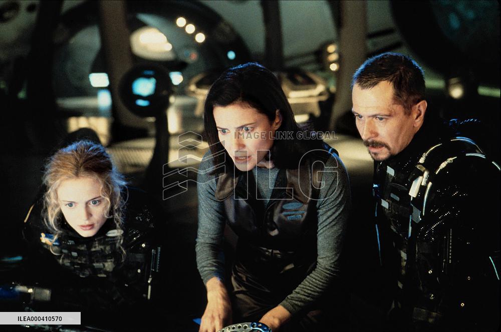 Lost In Space (1998)