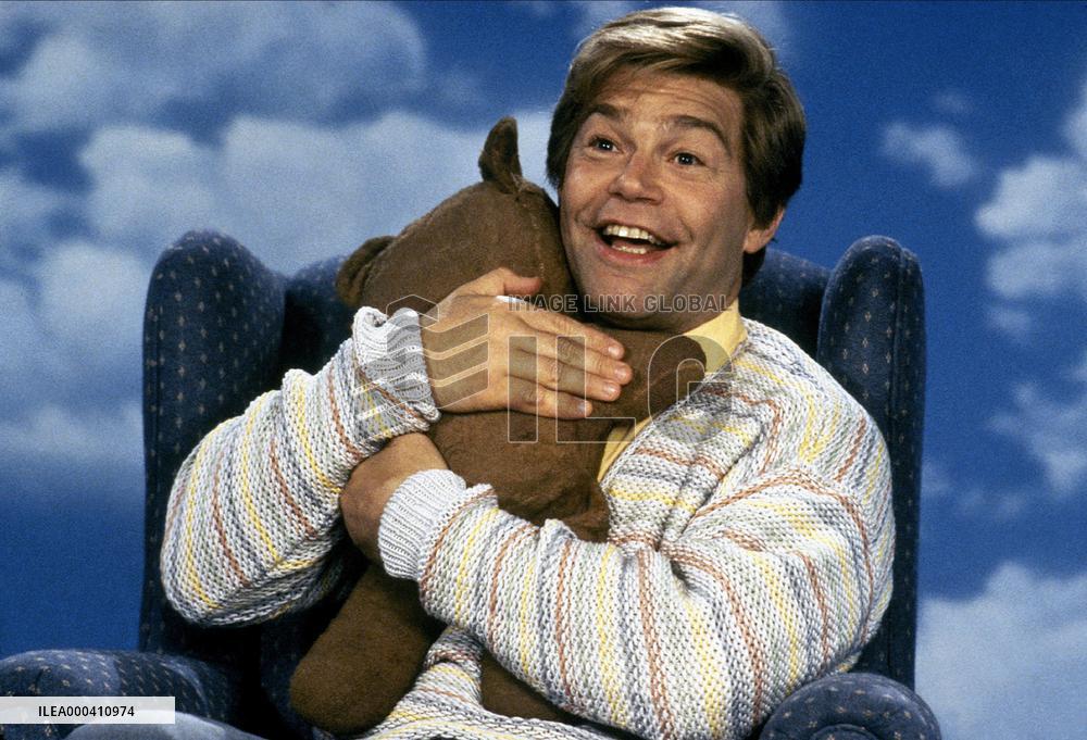 Stuart Saves His Family (1995)