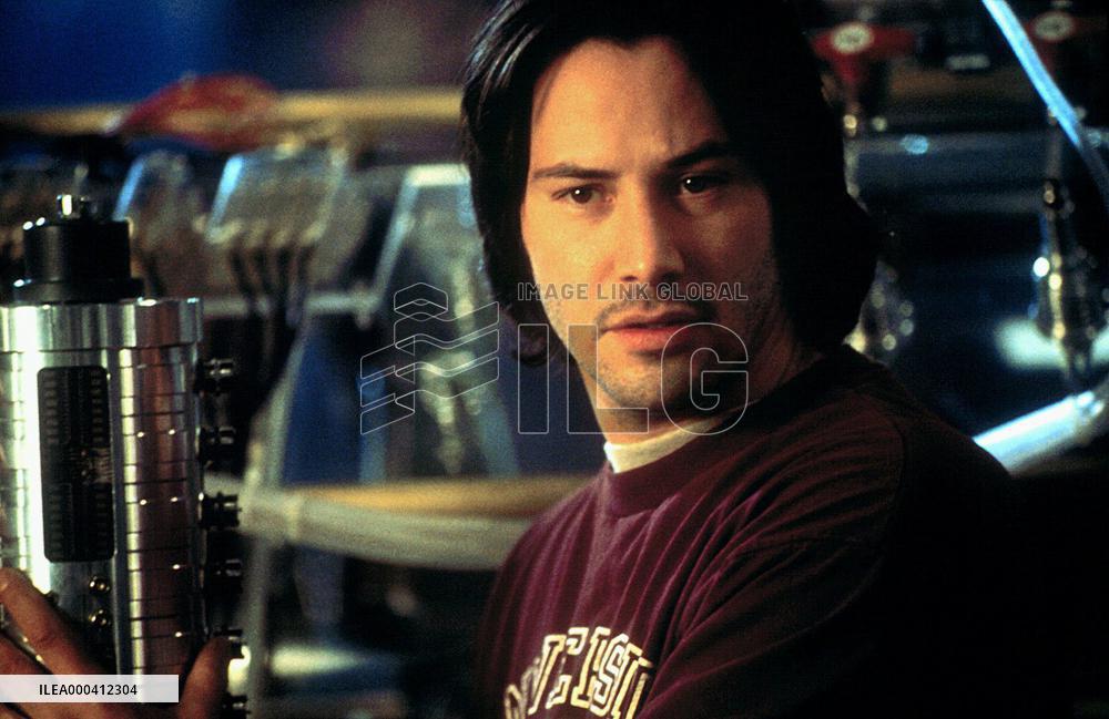 Chain Reaction (1996)