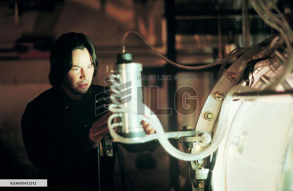 Chain Reaction (1996)