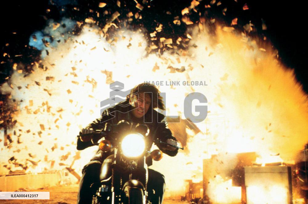 Chain Reaction (1996)