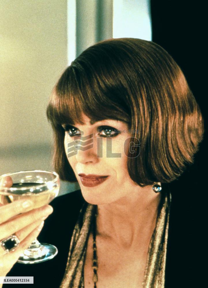 Cold Comfort Farm (1995)