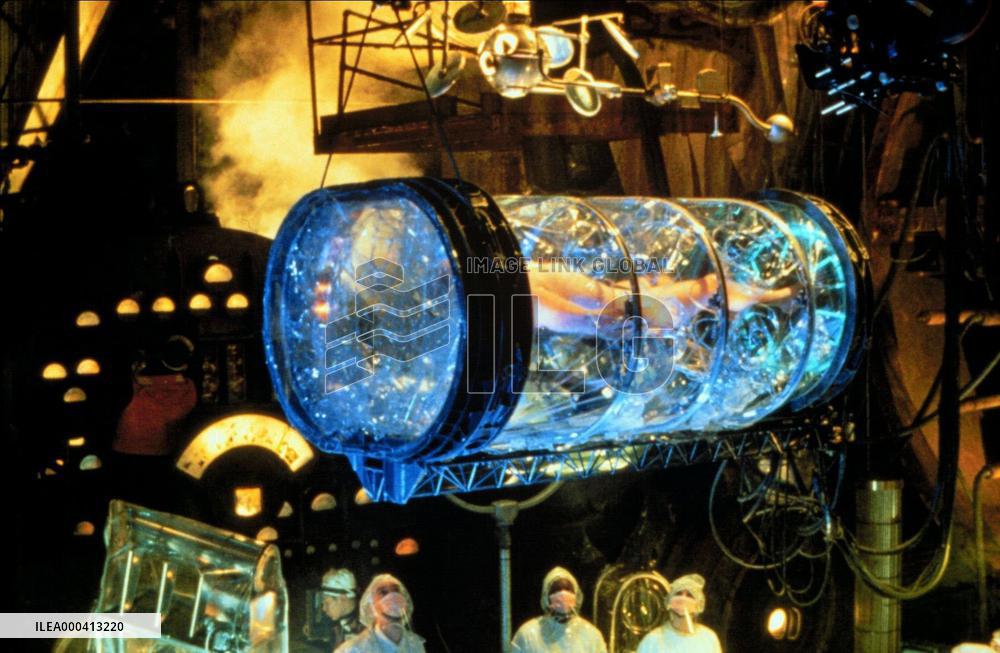 Twelve Monkeys; 12 Monkeys (1995)