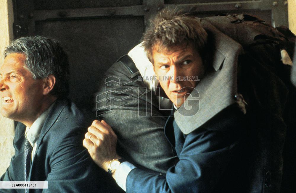 Clear And Present Danger (1994)