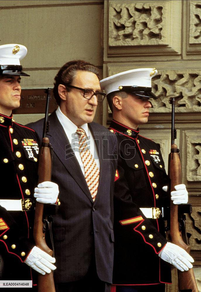 Kissinger And Nixon (1995)