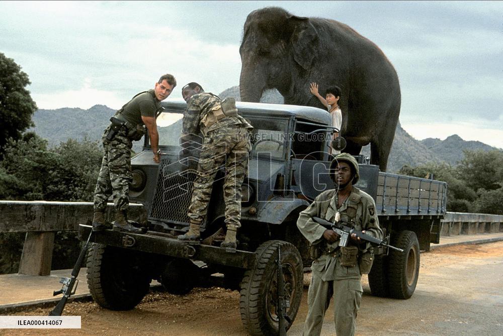 Operation Dumbo Drop (1995)