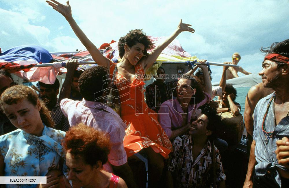 The Perez Family (1995)