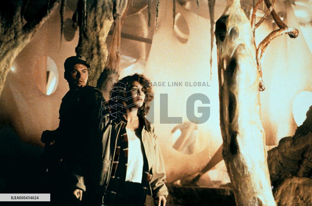 The Puppet Masters (1994)