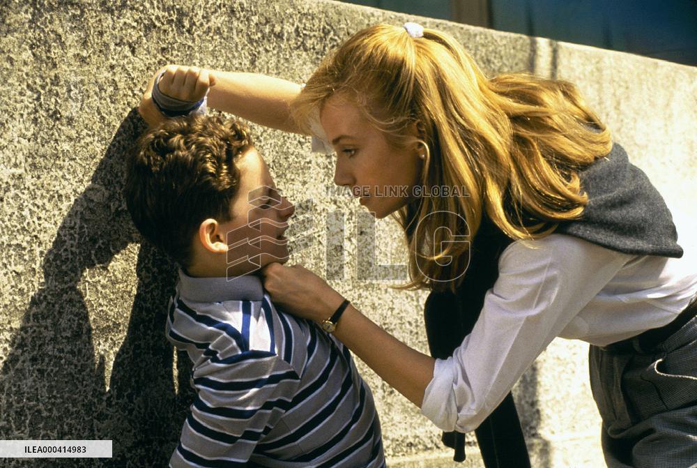 The Hand That Rocks The Cradle (1992)