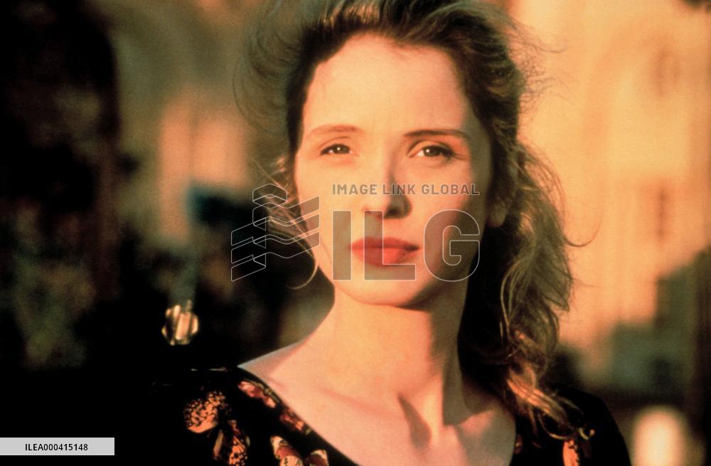 An American Werewolf In Paris (1997)