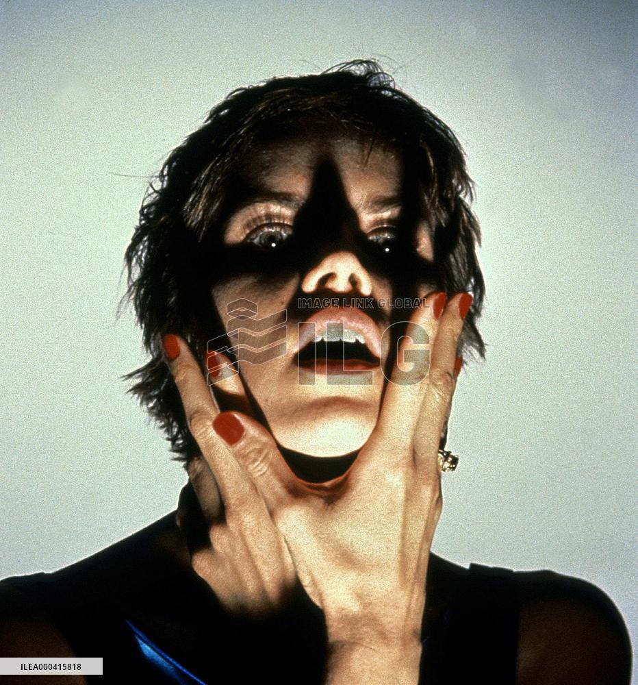 Voice From The Grave (1996)