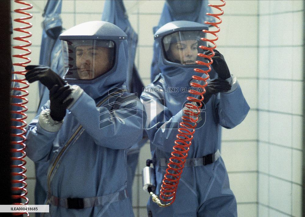 Outbreak (1995)