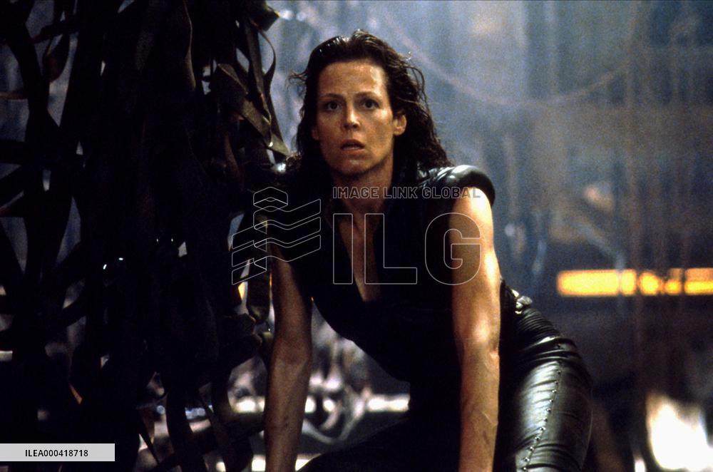 Alien: Resurrection ; Alien 4 (1997)