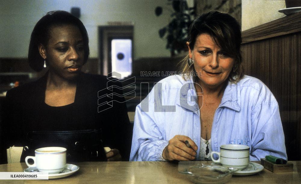 Secrets & Lies (1996)
