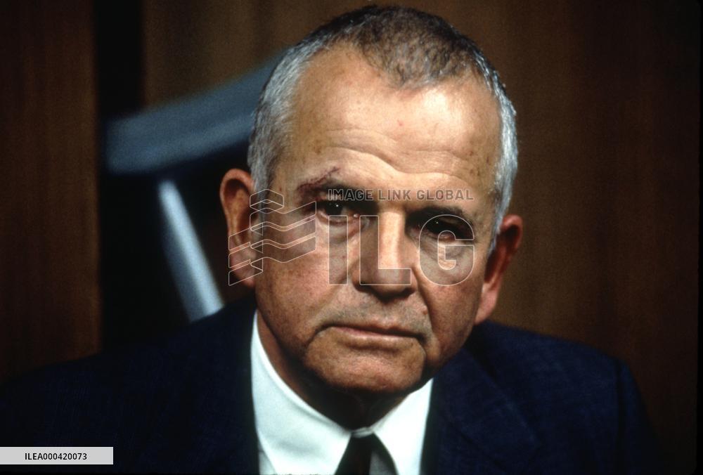 Night Falls On Manhattan (1996)