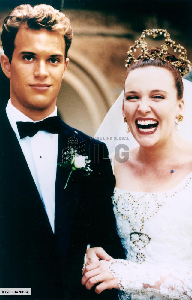 Muriel'S Wedding (1994)