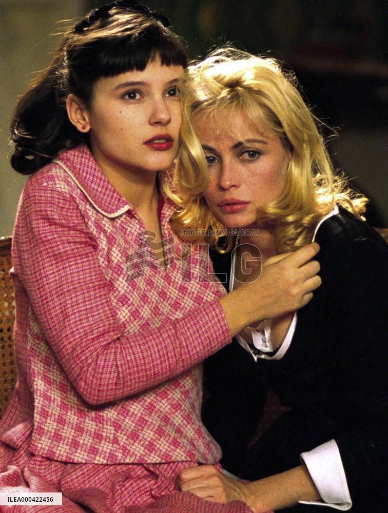 8 Femmes; 8 Women (2002)