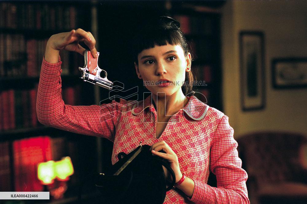 8 Femmes; 8 Women (2002)