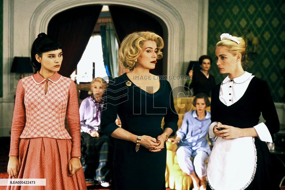 8 Femmes; 8 Women (2002)