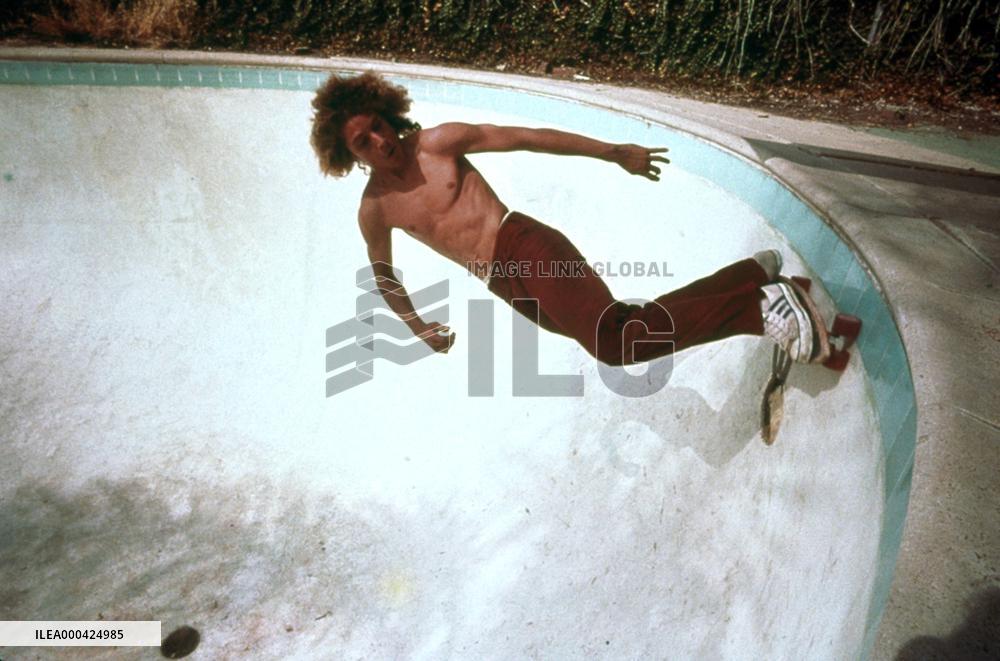 Dogtown And Z-Boys (2001)