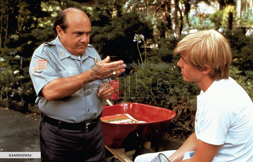 Drowning Mona (2000)