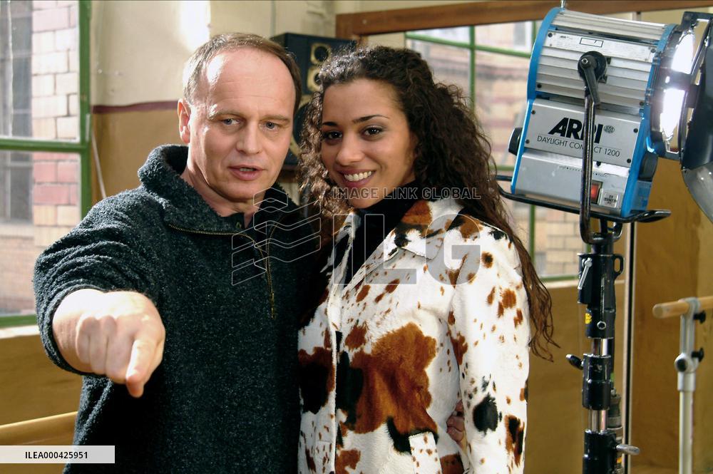 Eine Unter Tausend (2004)