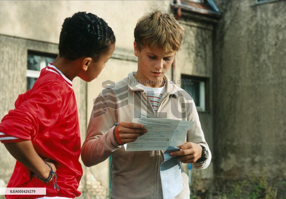 Emil And The Detectives (2001)