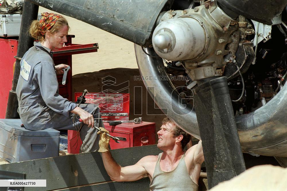 Flight Of The Phoenix (2004)