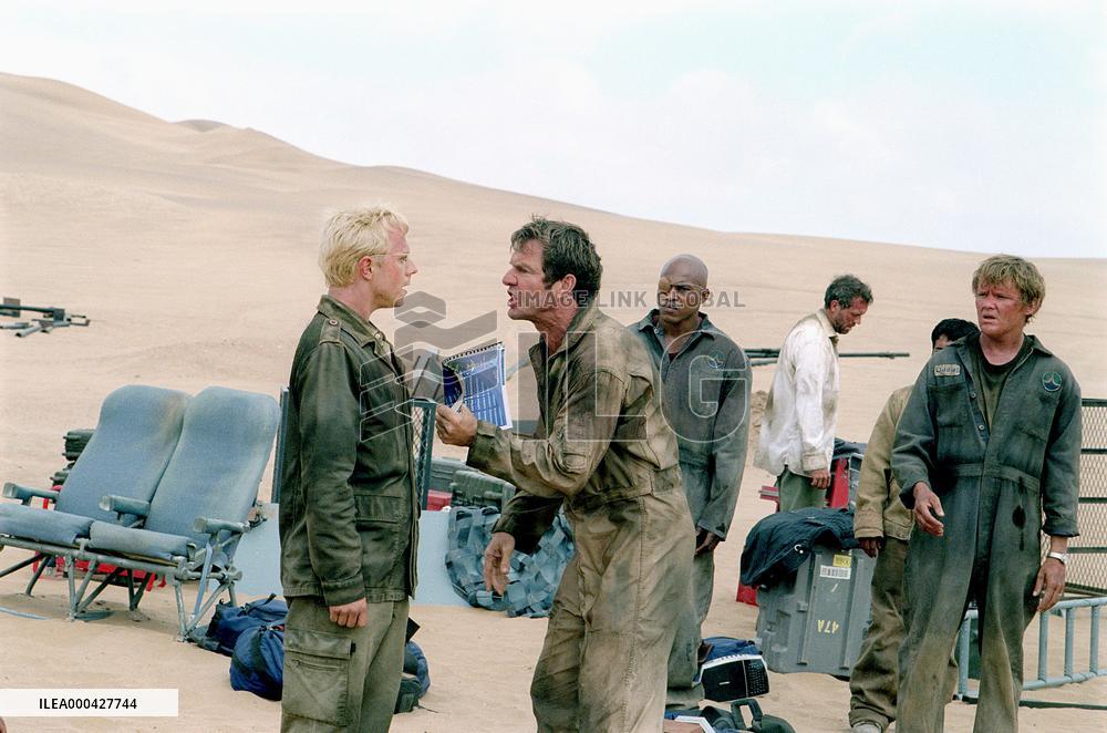 Flight Of The Phoenix (2004)