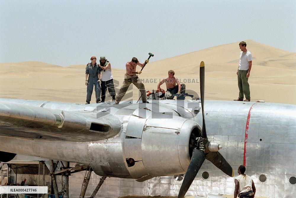 Flight Of The Phoenix (2004)