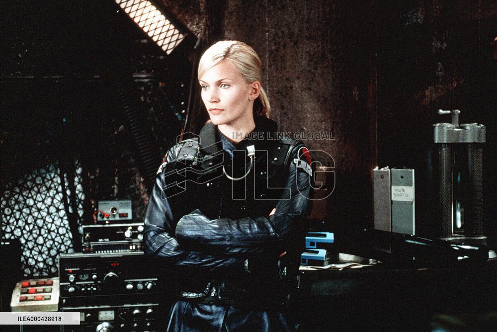 Ghosts Of Mars (2001)