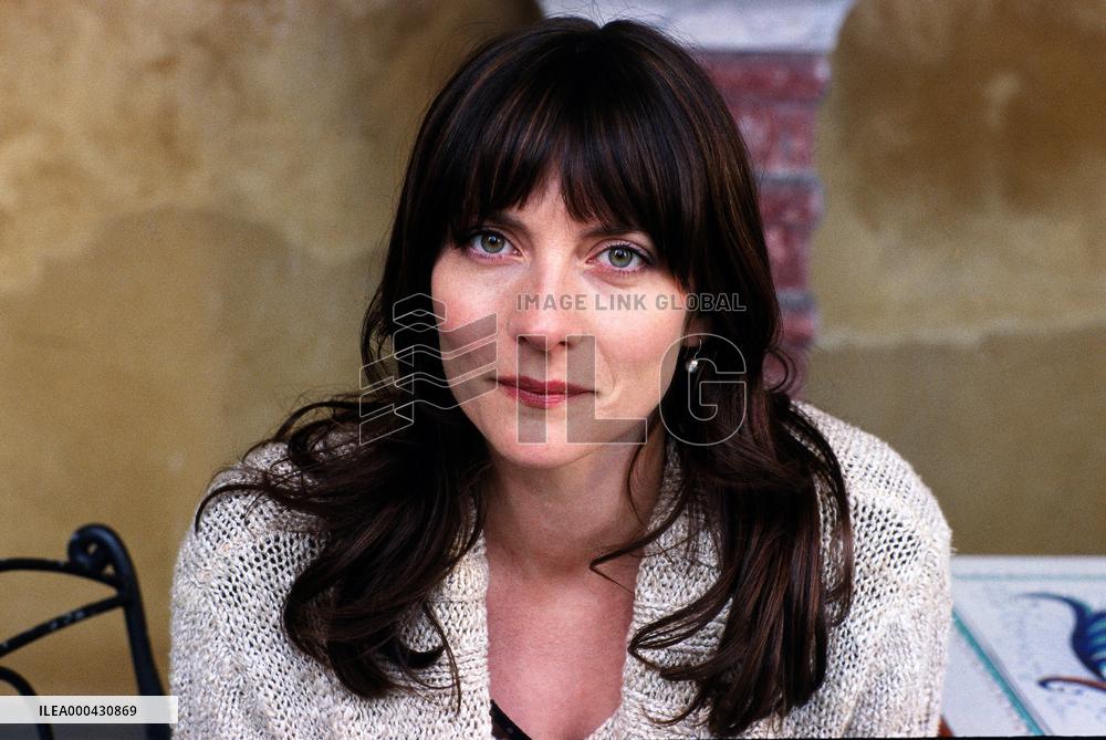 Hex : Season 1 (2004)