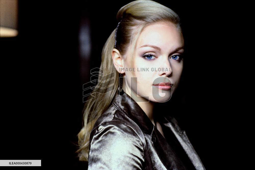 Hex : Season 1 (2004)